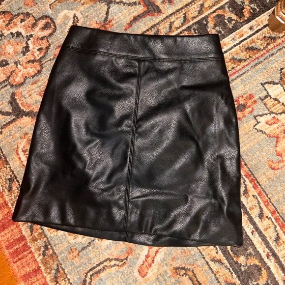 Leather mini skirt - Picture 4 of 5